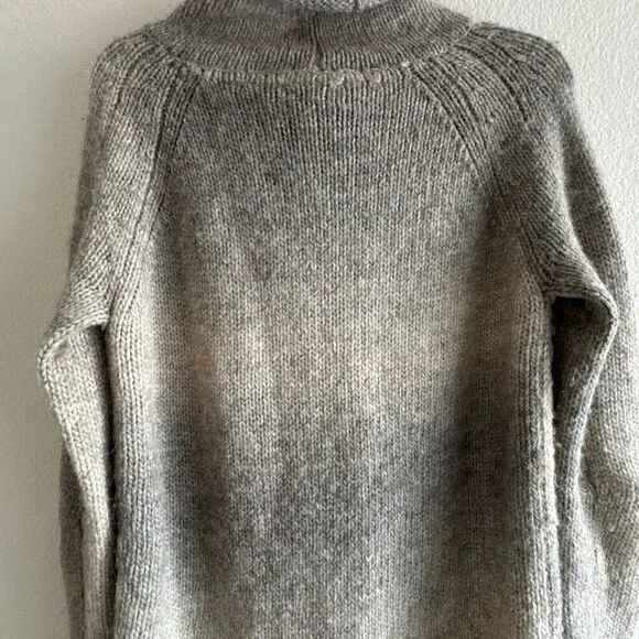 Wilfred Aritzia Alpaca blend Cowl Neck Oversized Ombre Beige Grey Sweater Small - Picture 7 of 9